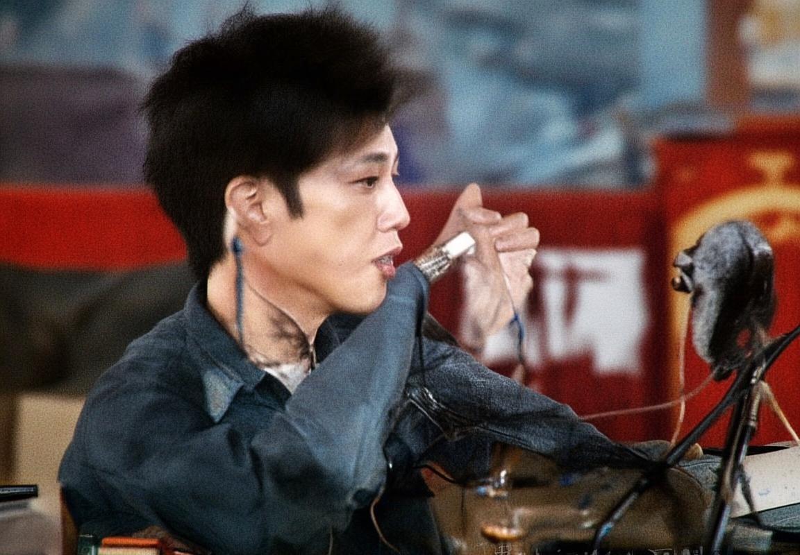 梅西与巴萨女足：跨越性别界限的足球传奇与共鸣之旅(图1)